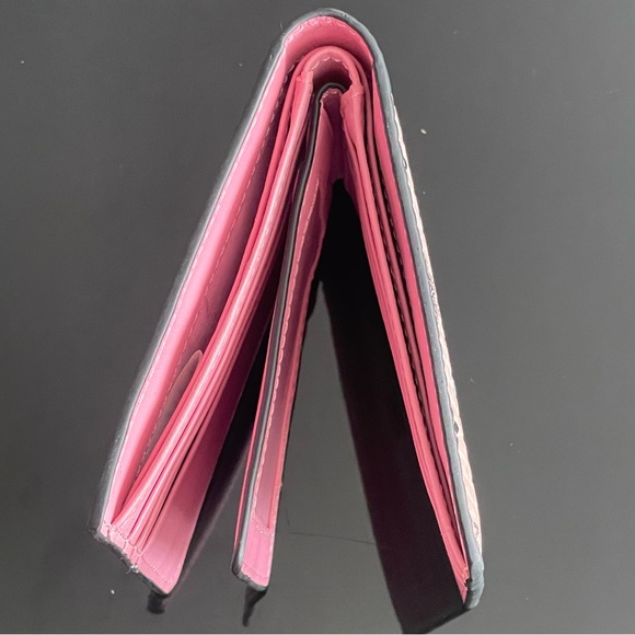 SOLD‼️. NEW MCM LIMITED EDITION PINK BUNNY VISETTOS LEATHER WALLET - Picture 7 of 12